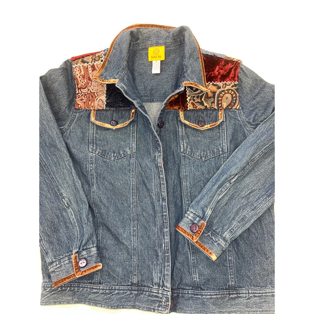 Vintage Ruby Rd. Denim Jacket Womens Size 8
Embroidered Quilt Patches Boho